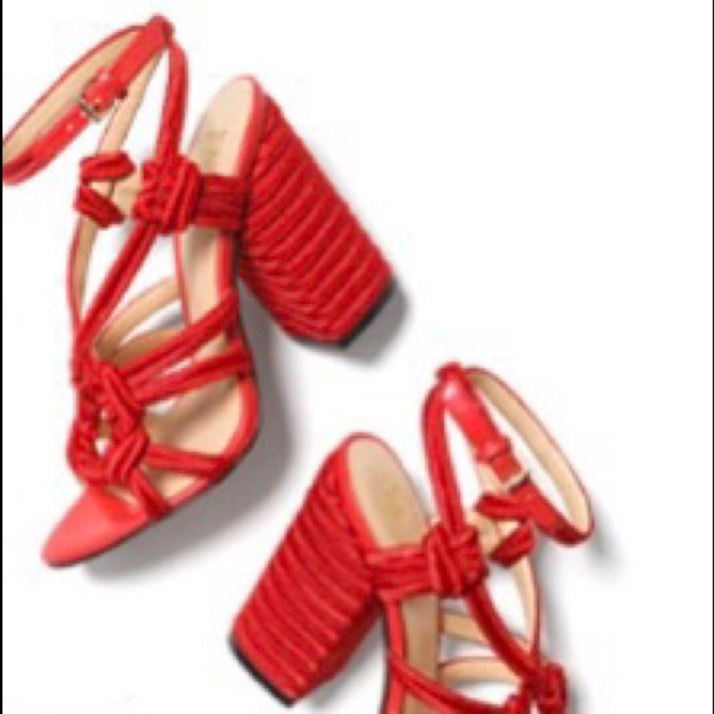 NWOT CAbi shoes. Size 7.